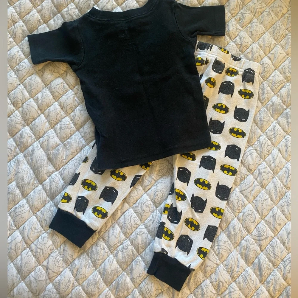 Batman PJs - Picture 2 of 4